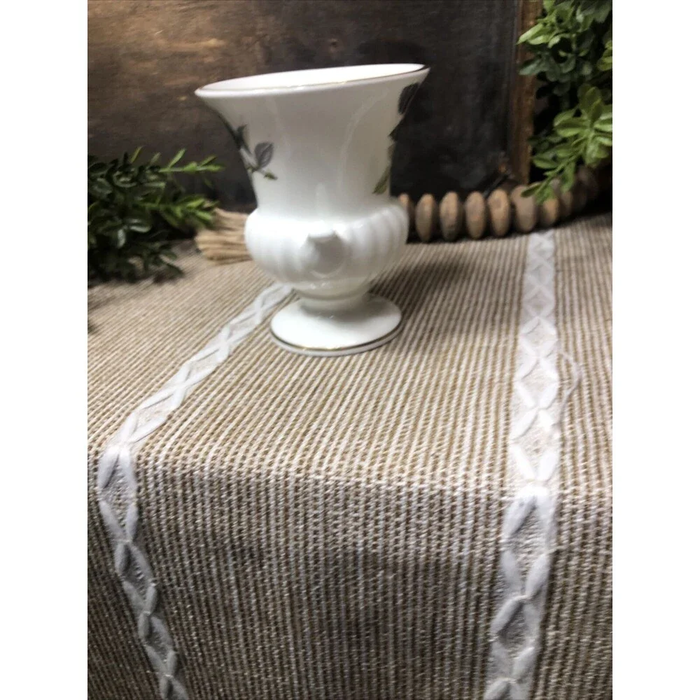 Vintage Wedgwood Miniature Hathaway Rose Floral Urn Bud Vase Bone China England